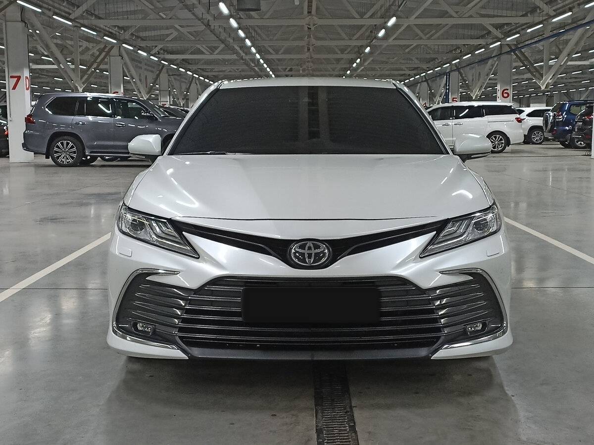 Купить Toyota Camry с пробегом. Фото: #1