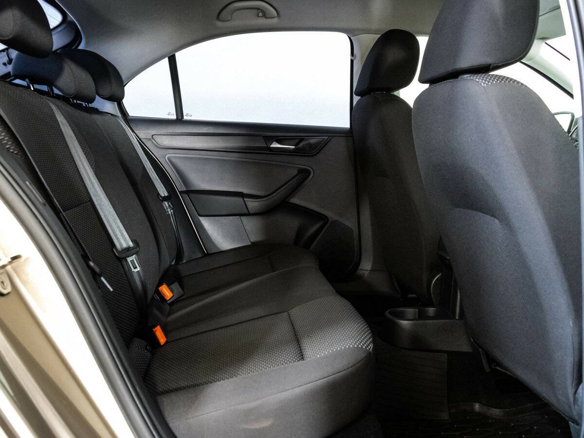 Купить Volkswagen Polo с пробегом. Фото: #17