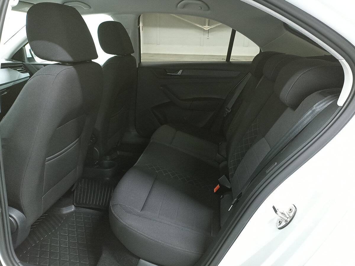 Купить Skoda Rapid с пробегом. Фото: #11