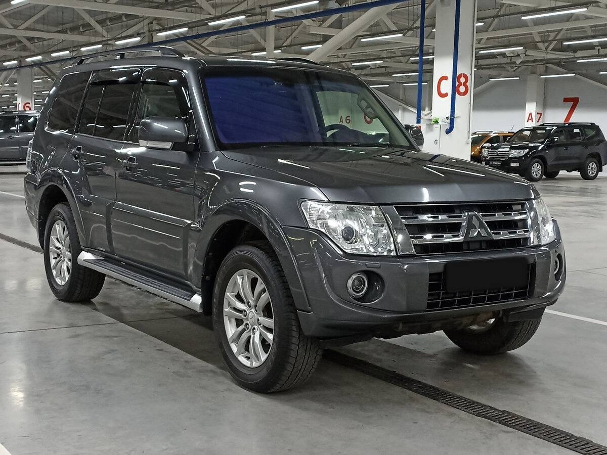 Купить Mitsubishi Pajero с пробегом. Фото: #2