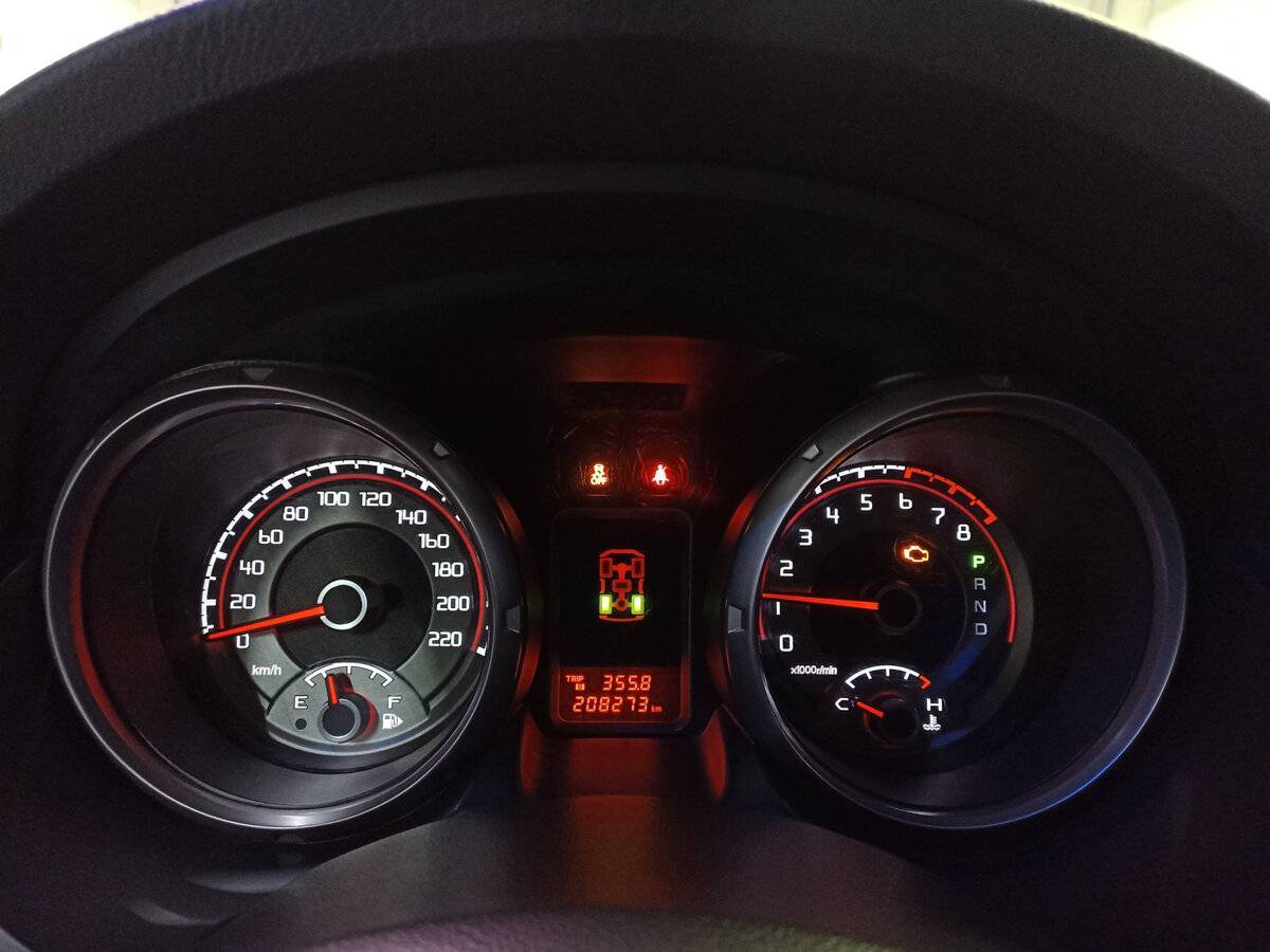 Купить Mitsubishi Pajero с пробегом. Фото: #12