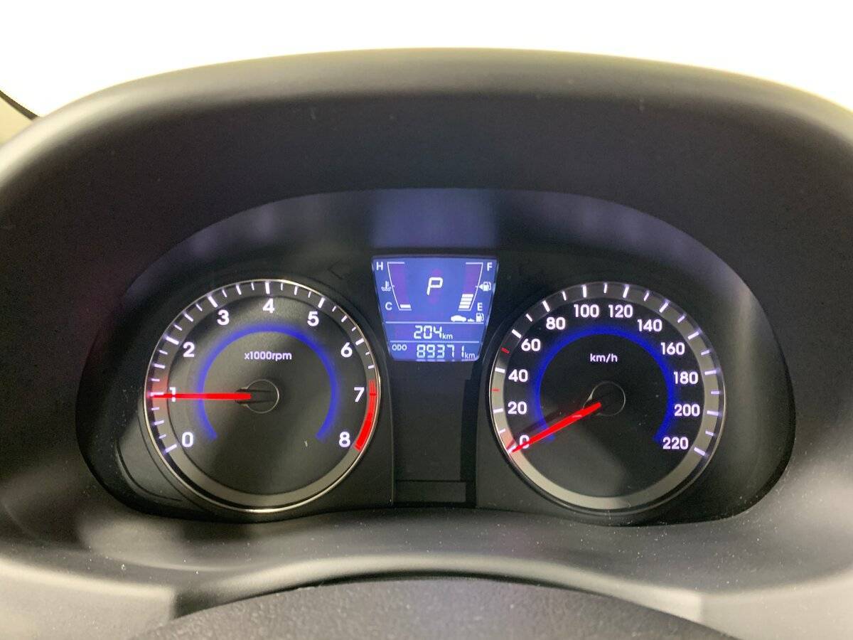 Купить Hyundai Solaris с пробегом. Фото: #13