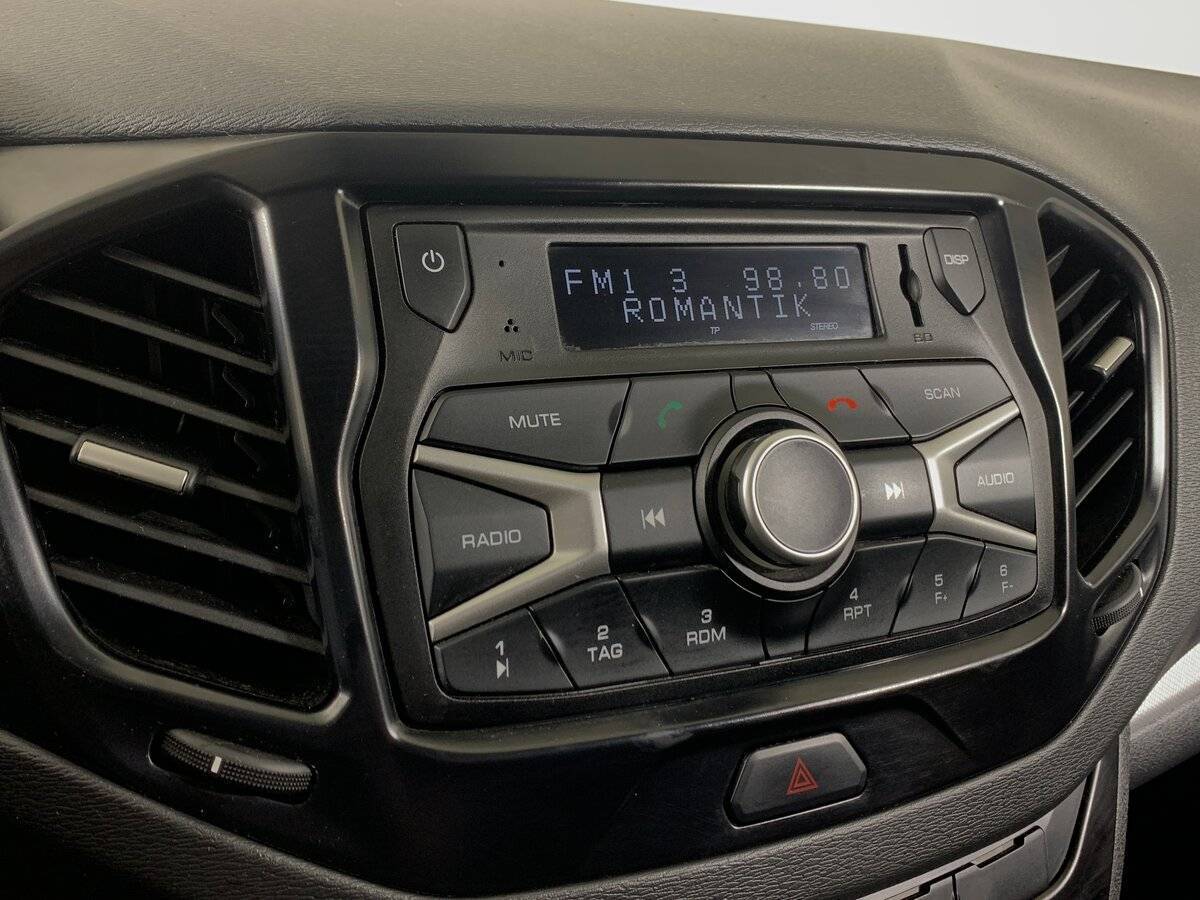 Купить Lada (ВАЗ) Vesta с пробегом. Фото: #14