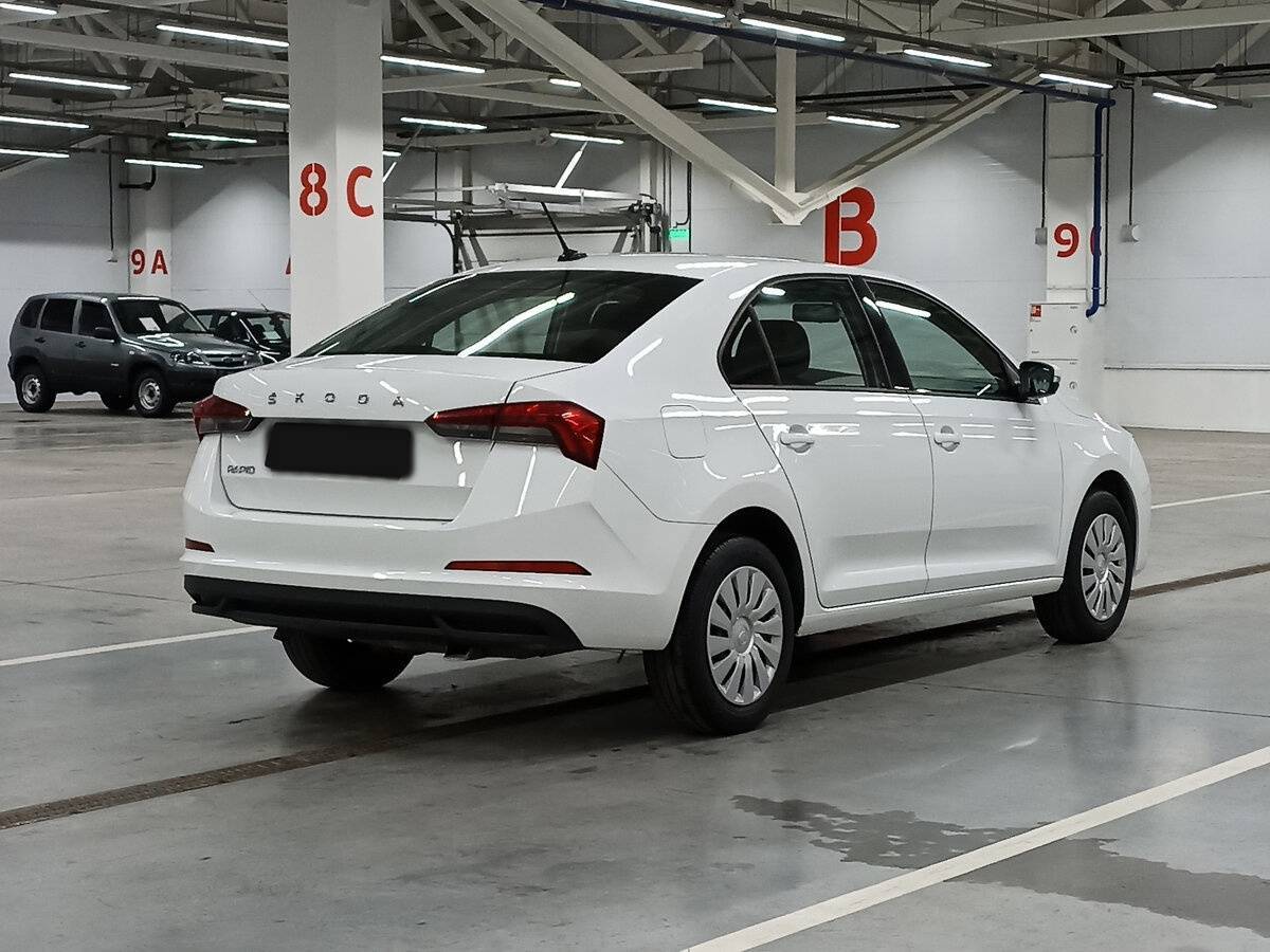Купить Skoda Rapid с пробегом. Фото: #4
