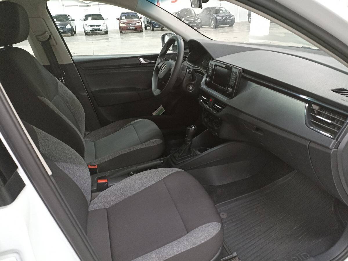 Купить Skoda Rapid с пробегом. Фото: #10