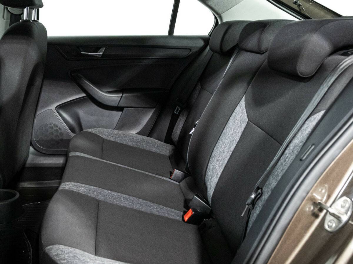 Купить Skoda Rapid с пробегом. Фото: #9
