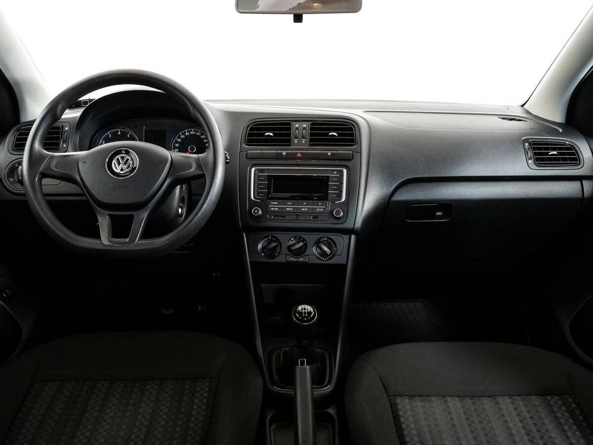 Купить Volkswagen Polo с пробегом. Фото: #9