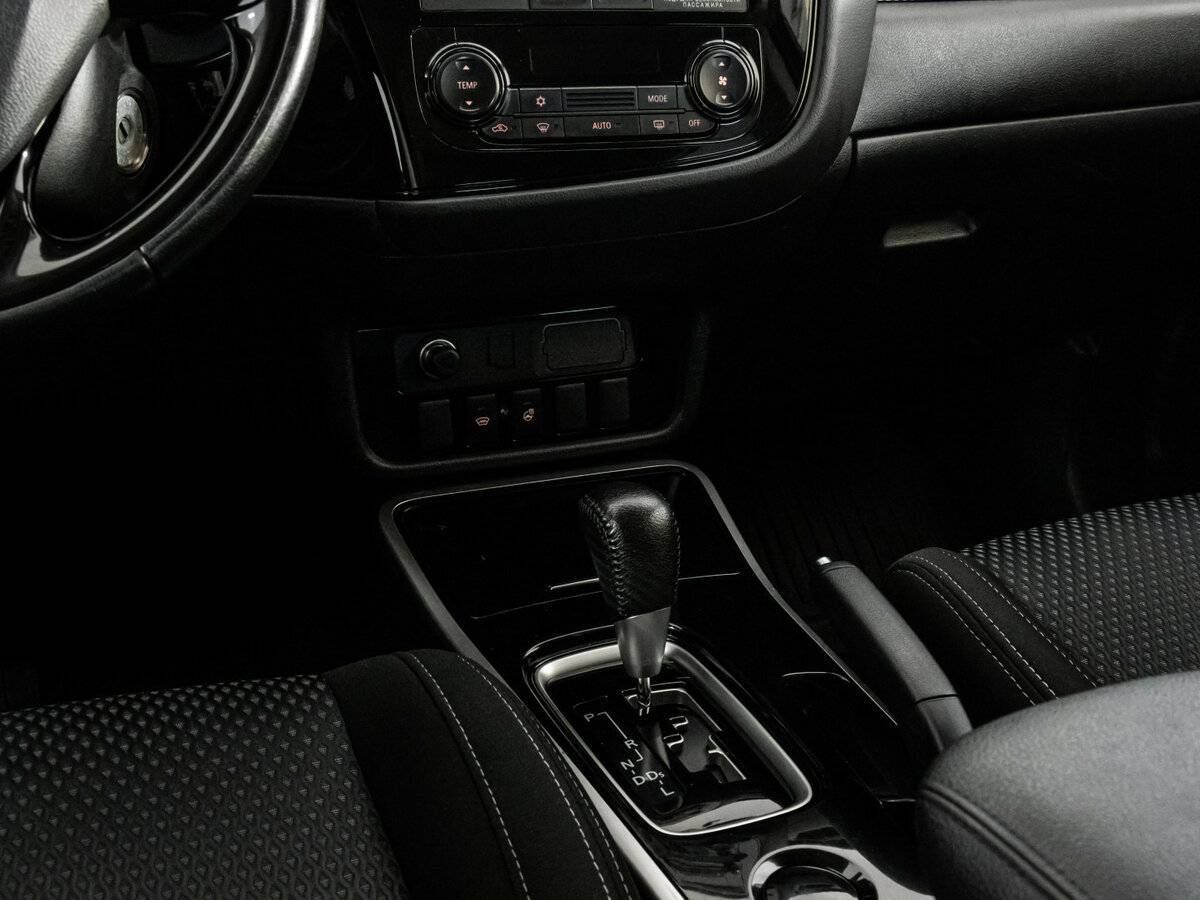 Купить Mitsubishi Outlander с пробегом. Фото: #11