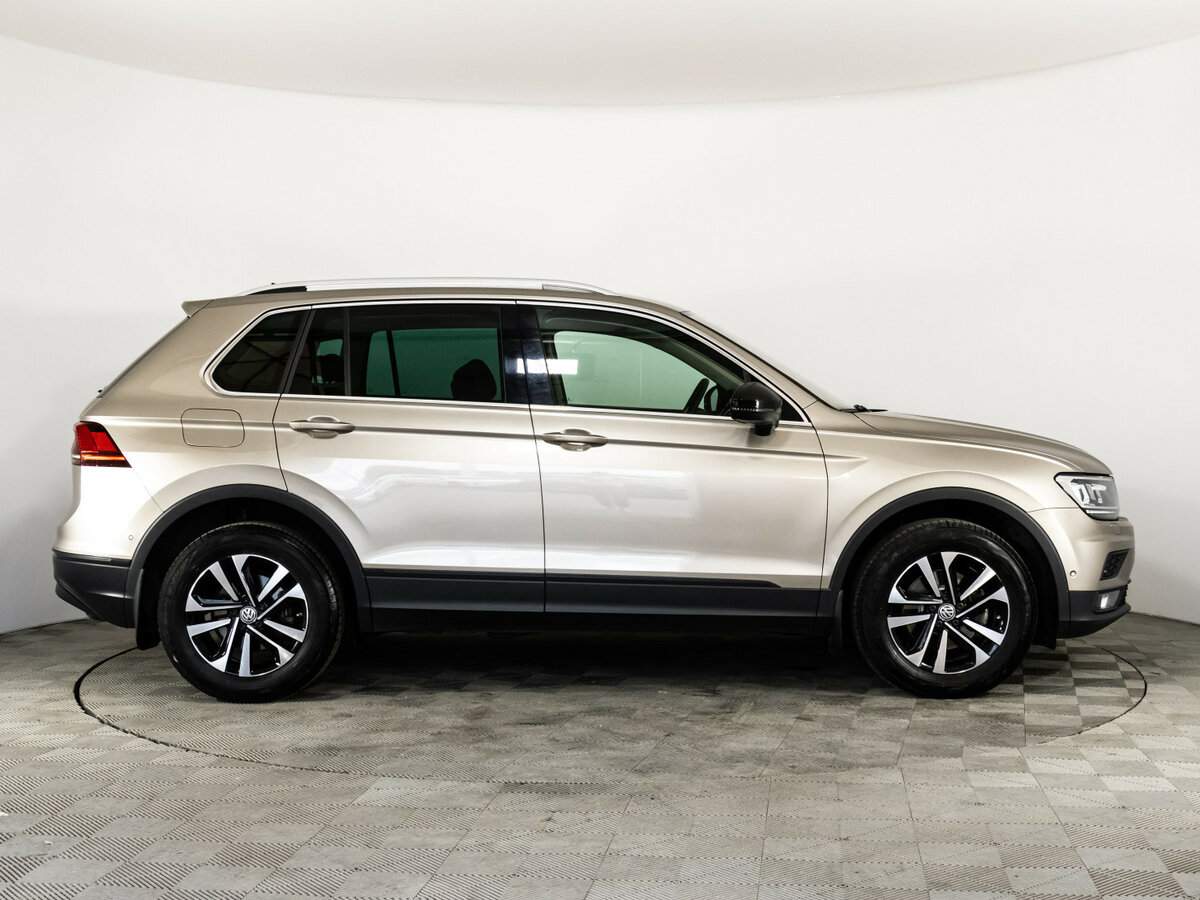 Купить Volkswagen Tiguan с пробегом. Фото: #3