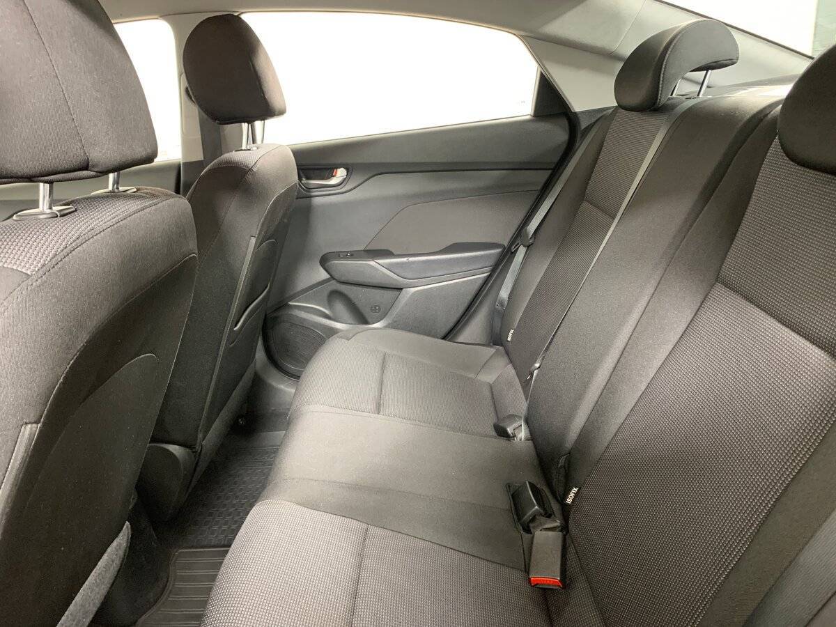 Купить Hyundai Solaris с пробегом. Фото: #17