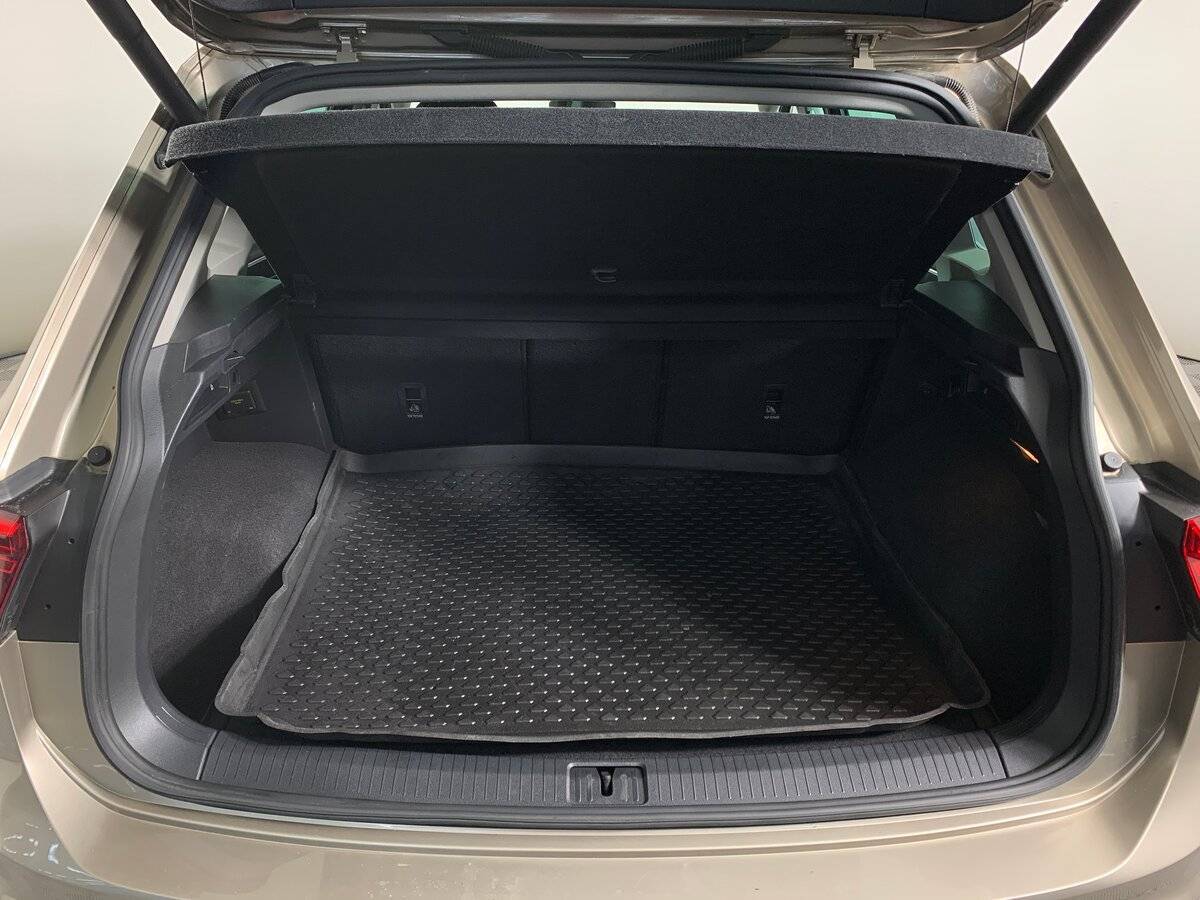 Купить Volkswagen Tiguan с пробегом. Фото: #18