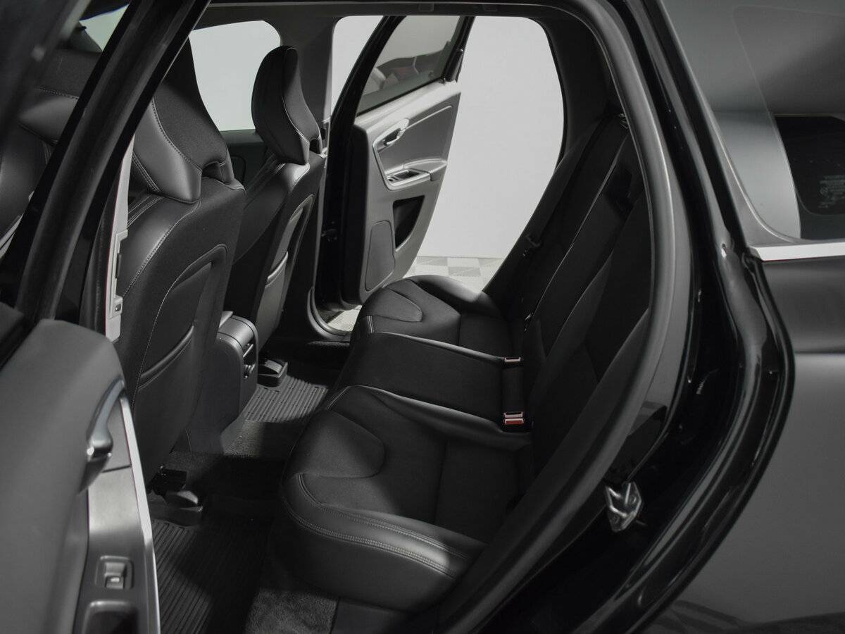 Купить Volvo XC60 с пробегом. Фото: #11