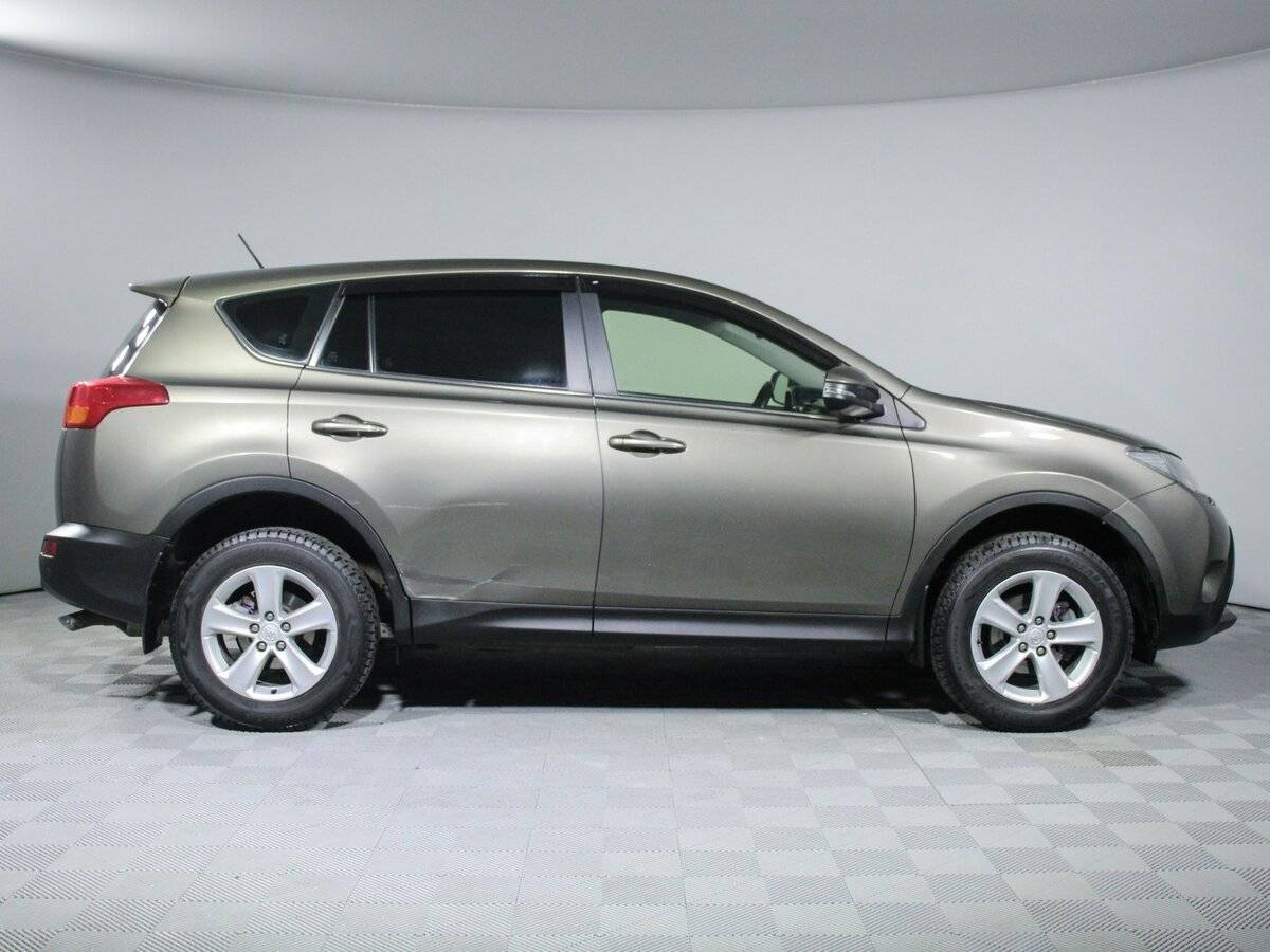 Купить Toyota RAV4 с пробегом. Фото: #3