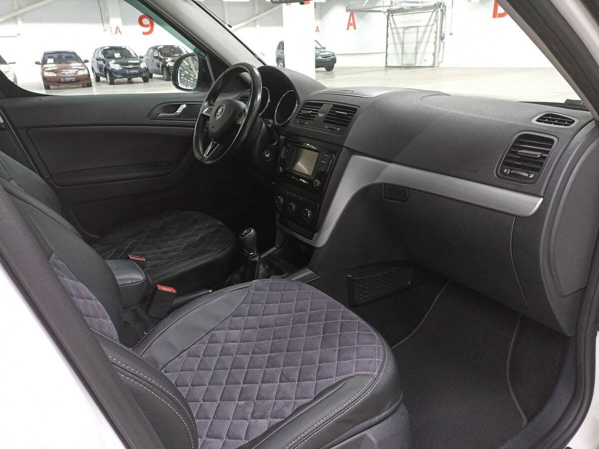 Купить Skoda Yeti с пробегом. Фото: #10