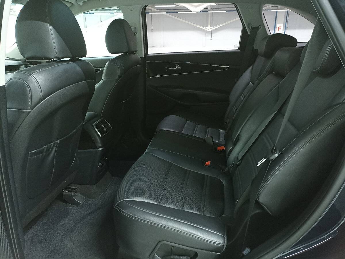 Купить Kia Sorento с пробегом. Фото: #11