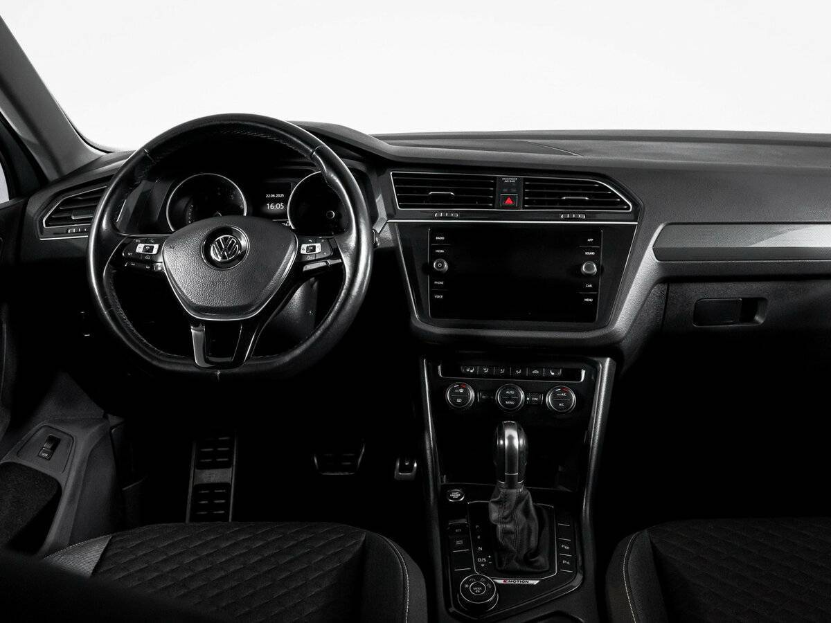 Купить Volkswagen Tiguan с пробегом. Фото: #11