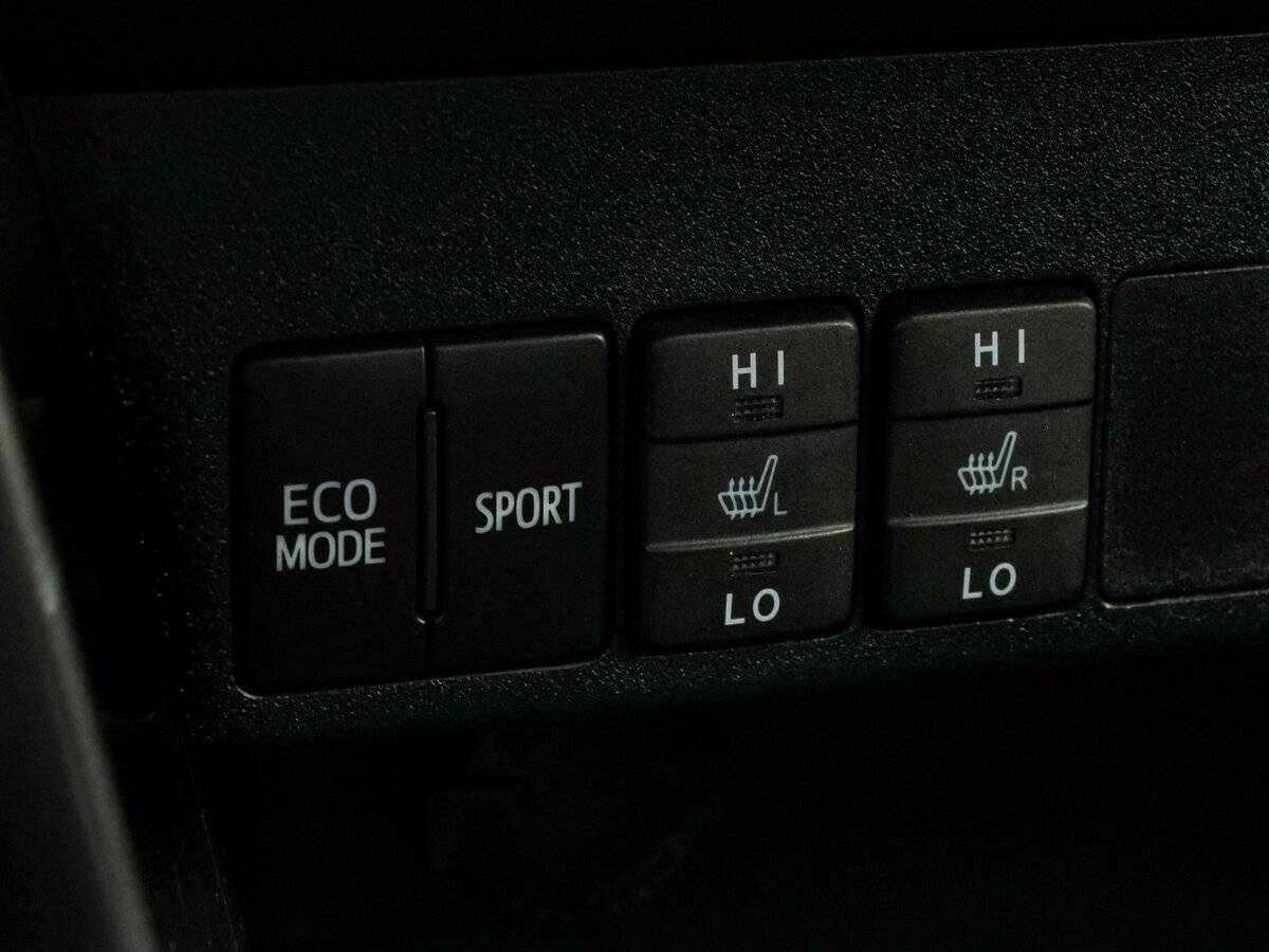 Купить Toyota RAV4 с пробегом. Фото: #13