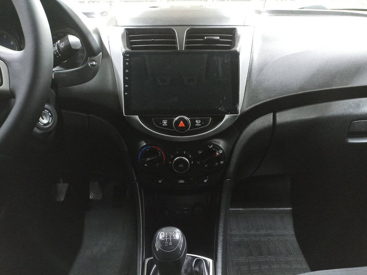 Купить Hyundai Solaris с пробегом. Фото: #14