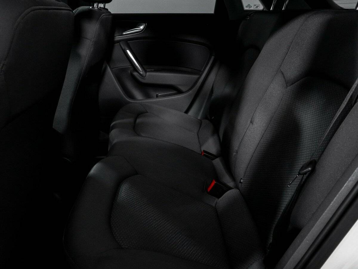 Купить Audi A1 с пробегом. Фото: #9