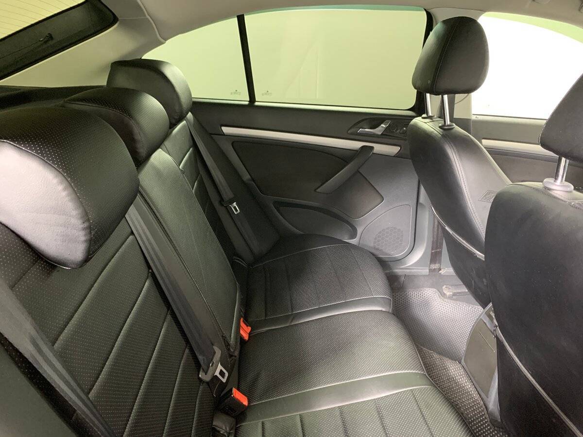 Купить Skoda Octavia с пробегом. Фото: #16