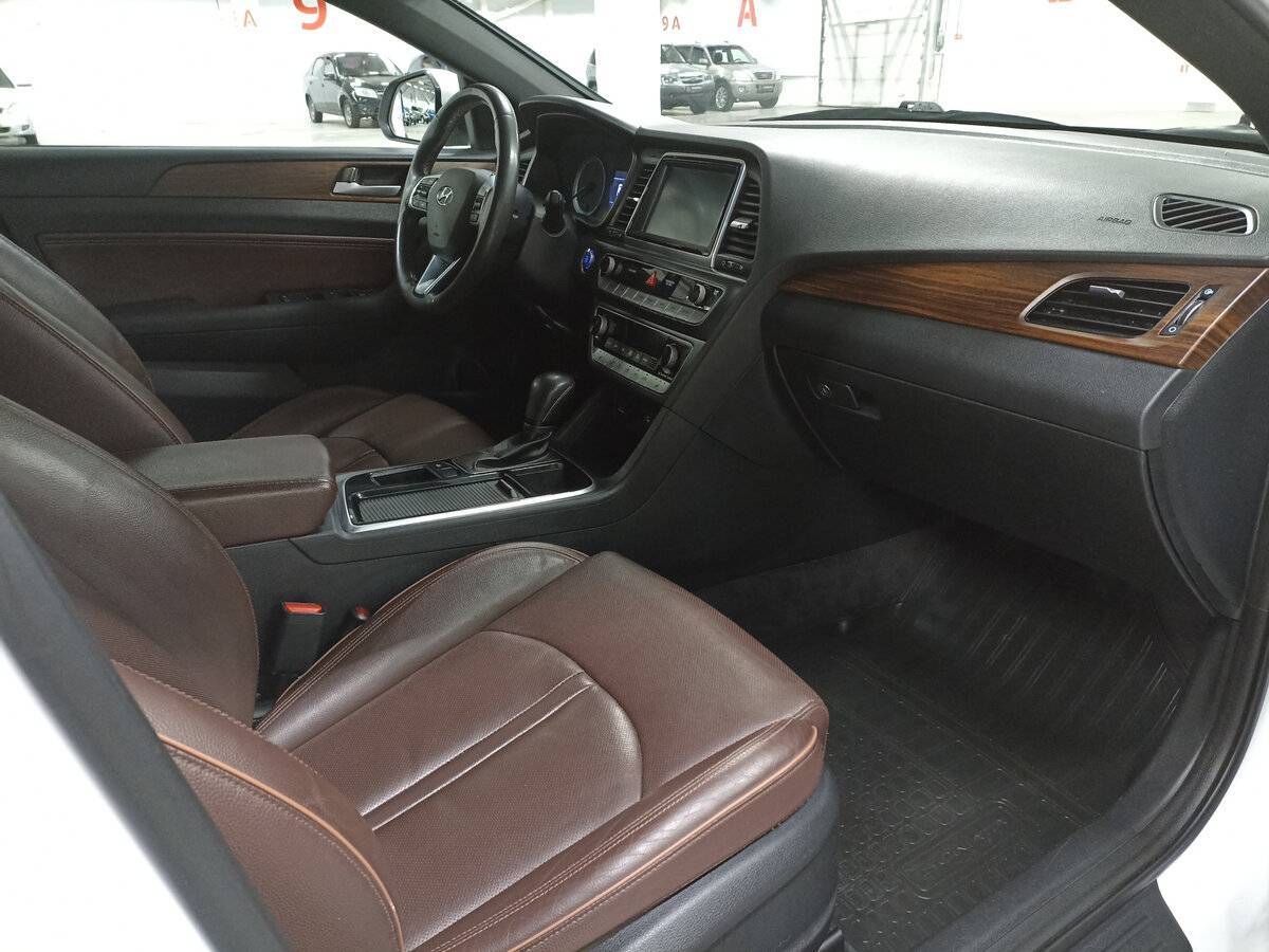 Купить Hyundai Sonata с пробегом. Фото: #10