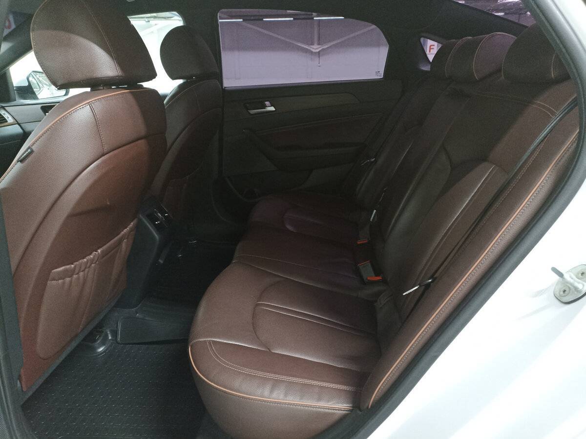 Купить Hyundai Sonata с пробегом. Фото: #11