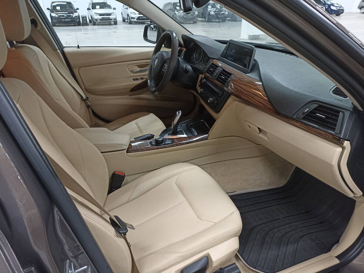 Купить BMW 3 серии с пробегом. Фото: #10