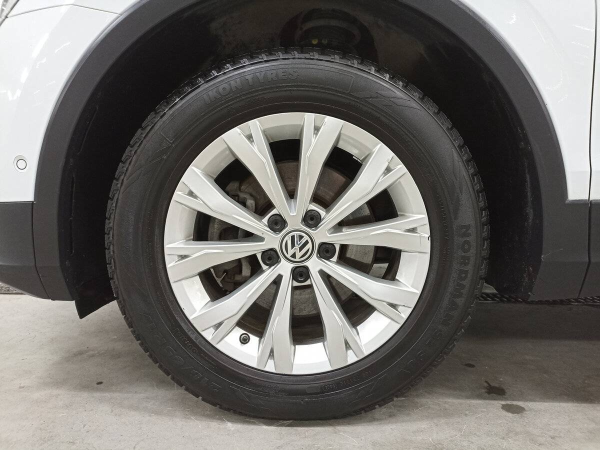 Купить Volkswagen Tiguan с пробегом. Фото: #17