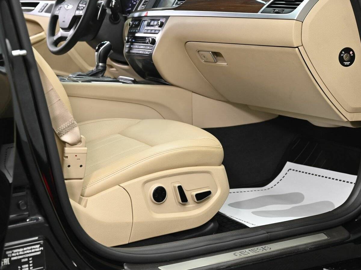 Купить Hyundai Genesis с пробегом. Фото: #13
