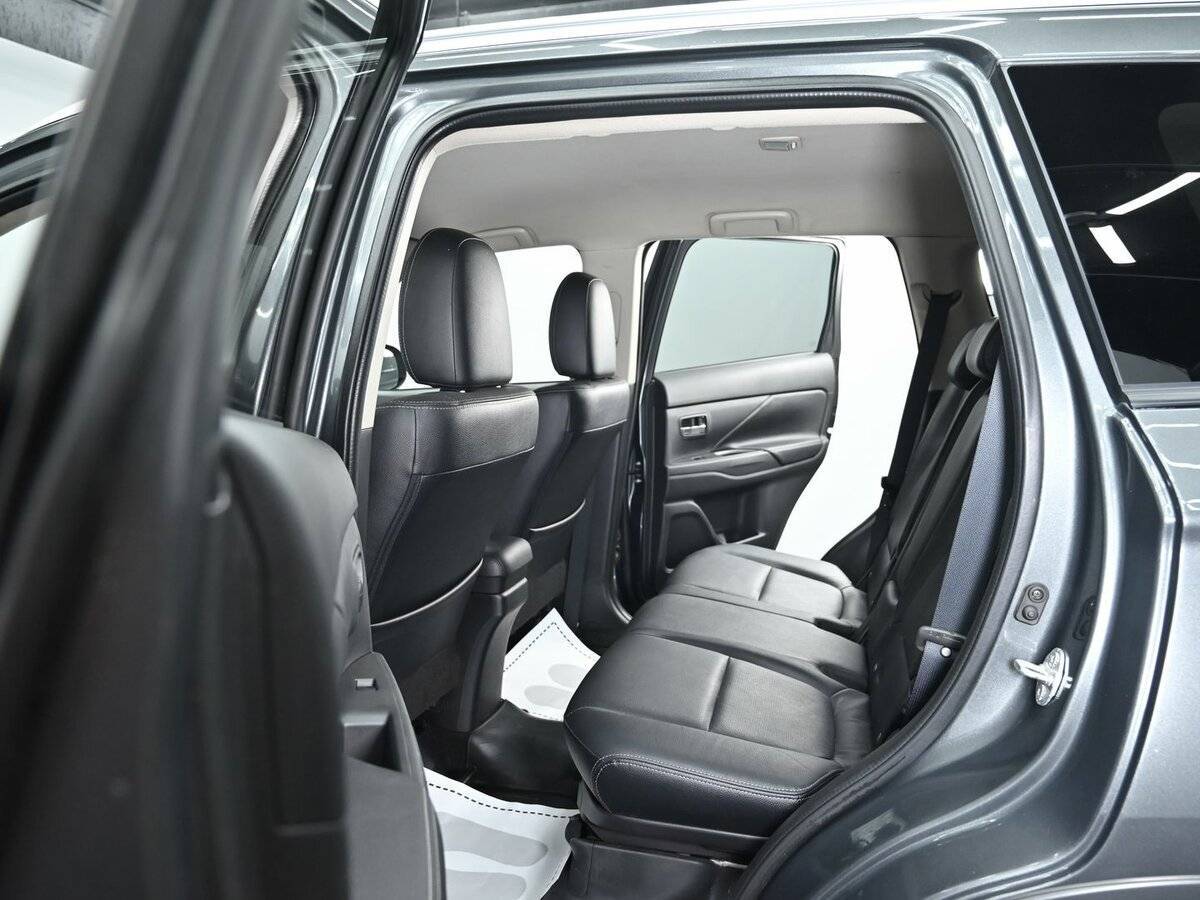 Купить Mitsubishi Outlander с пробегом. Фото: #13