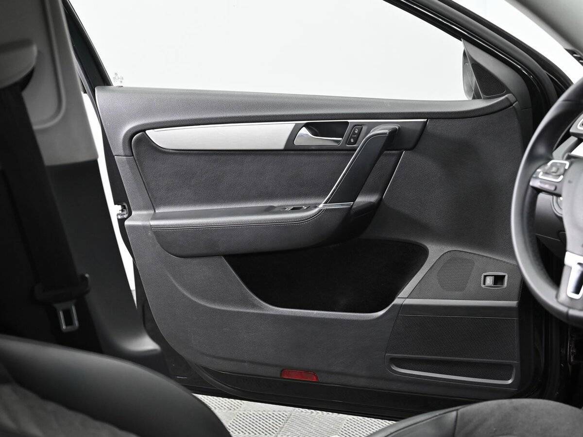 Купить Volkswagen Passat с пробегом. Фото: #6