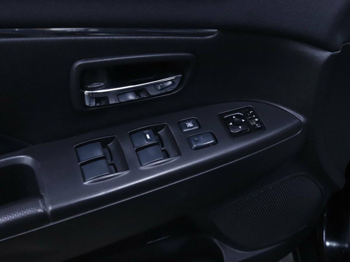 Купить Mitsubishi ASX с пробегом. Фото: #7