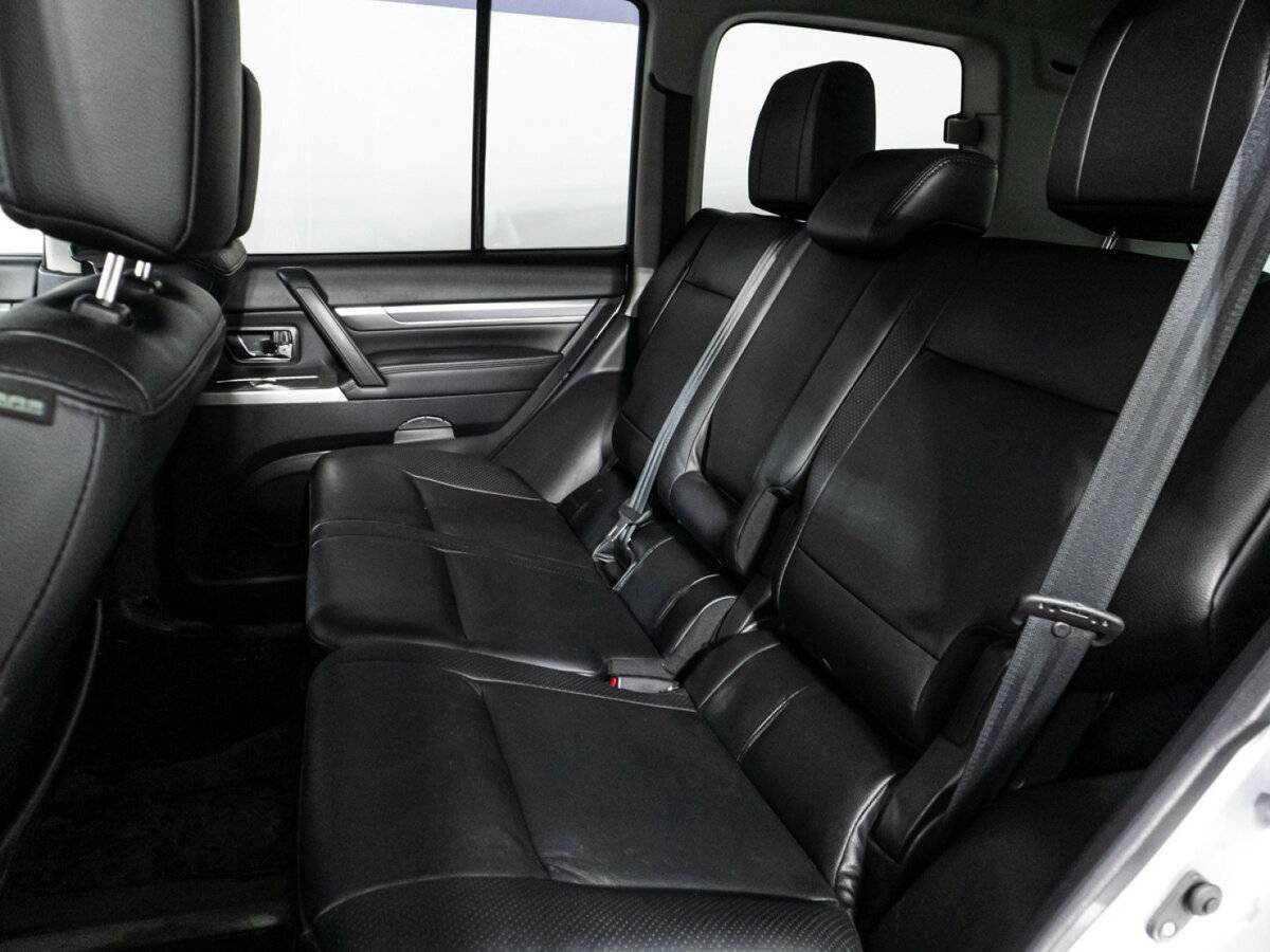 Купить Mitsubishi Pajero с пробегом. Фото: #9