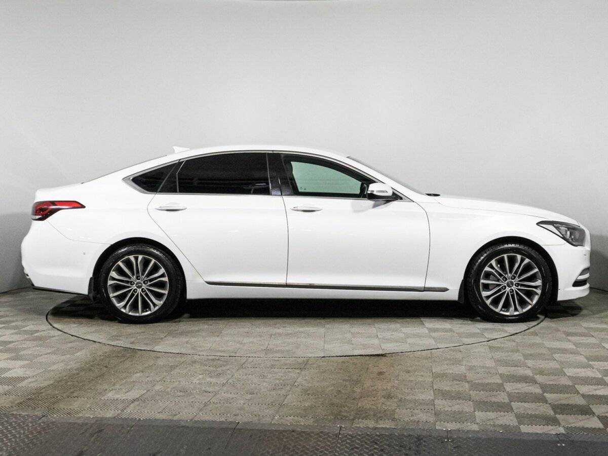 Купить Hyundai Genesis с пробегом. Фото: #3