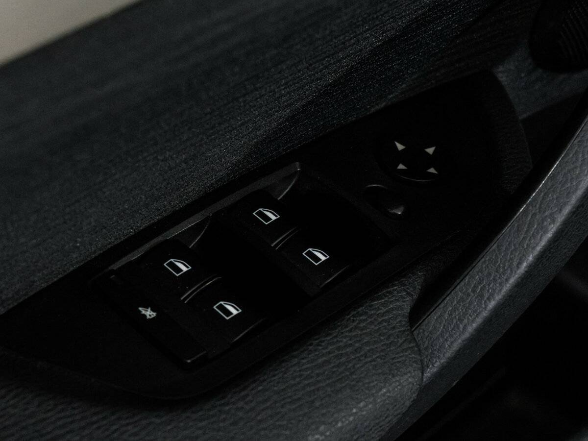 Купить BMW X1 с пробегом. Фото: #18