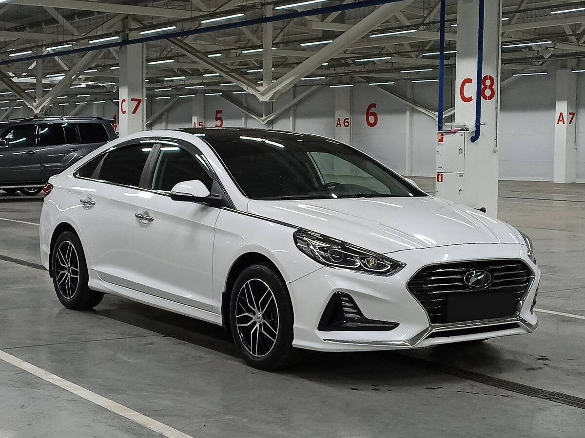 Купить Hyundai Sonata с пробегом. Фото: #2