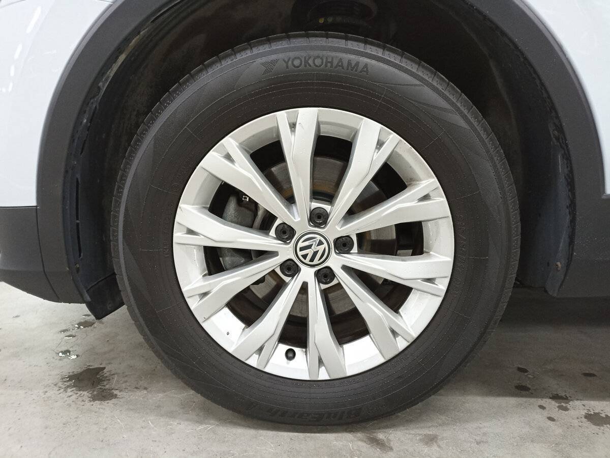Купить Volkswagen Tiguan с пробегом. Фото: #17