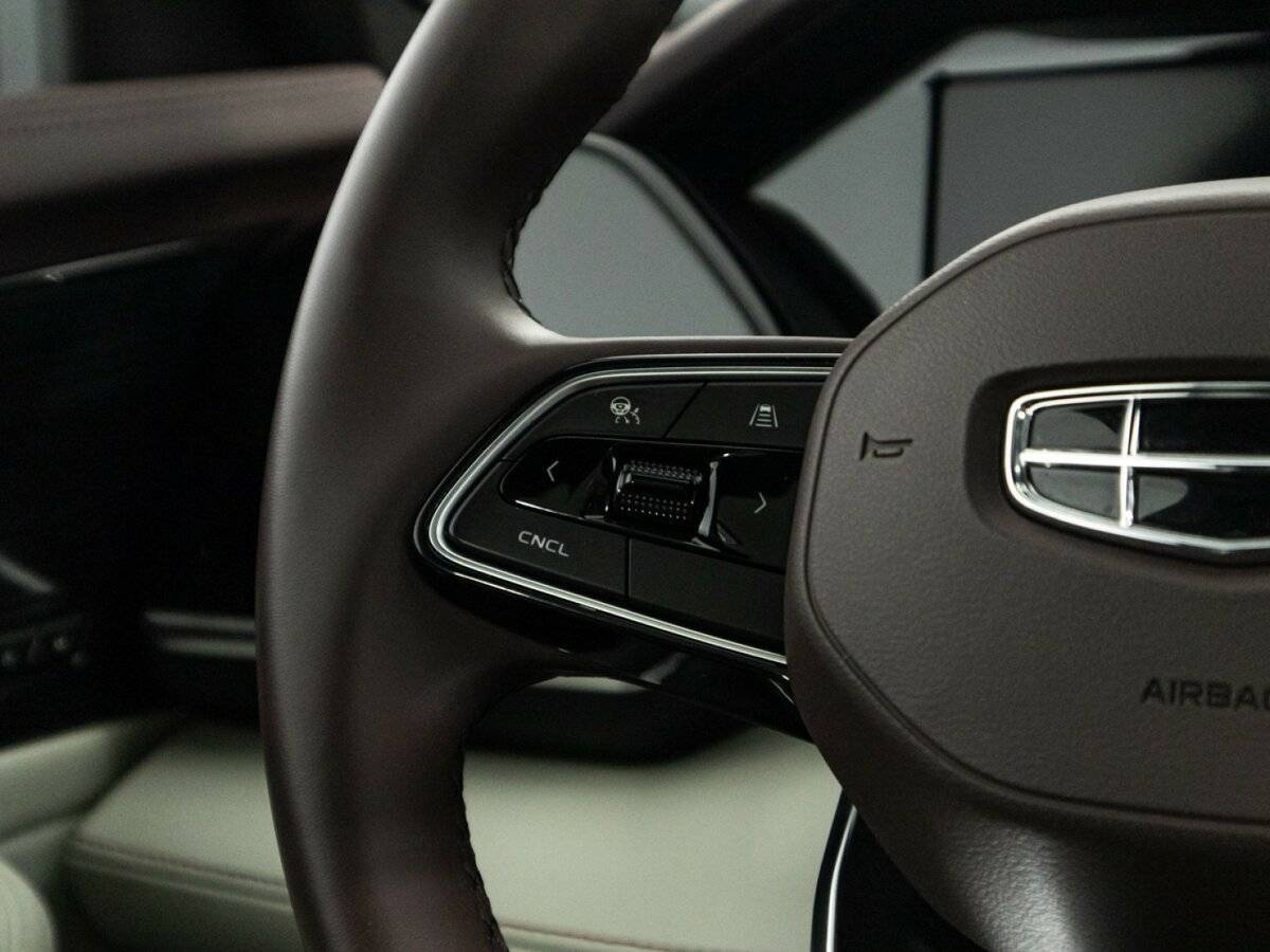 Купить Geely Monjaro с пробегом. Фото: #24