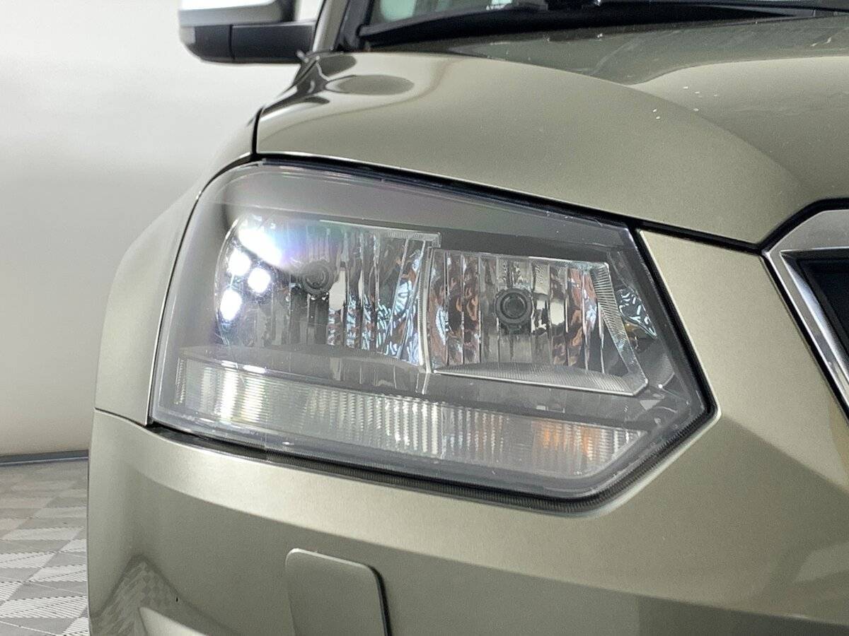 Купить Skoda Yeti с пробегом. Фото: #9