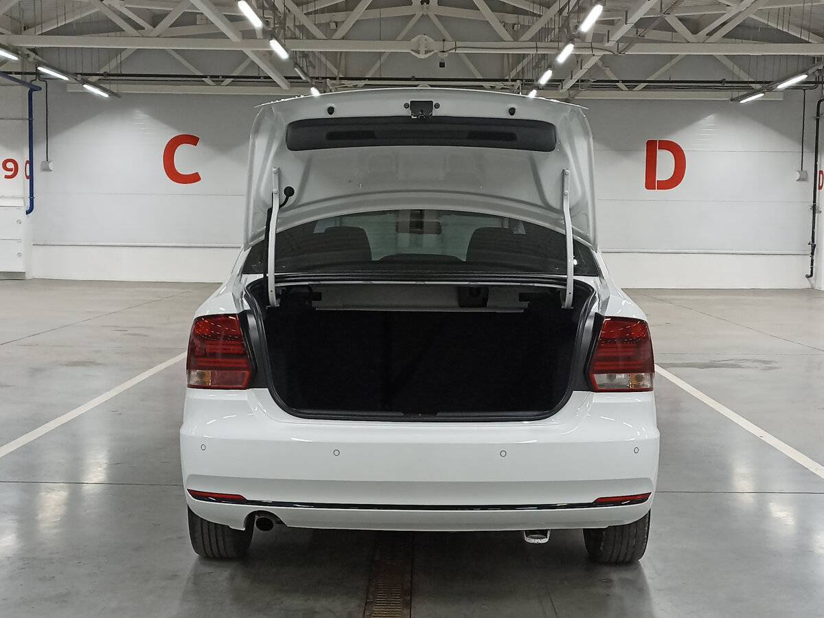 Купить Volkswagen Polo с пробегом. Фото: #9