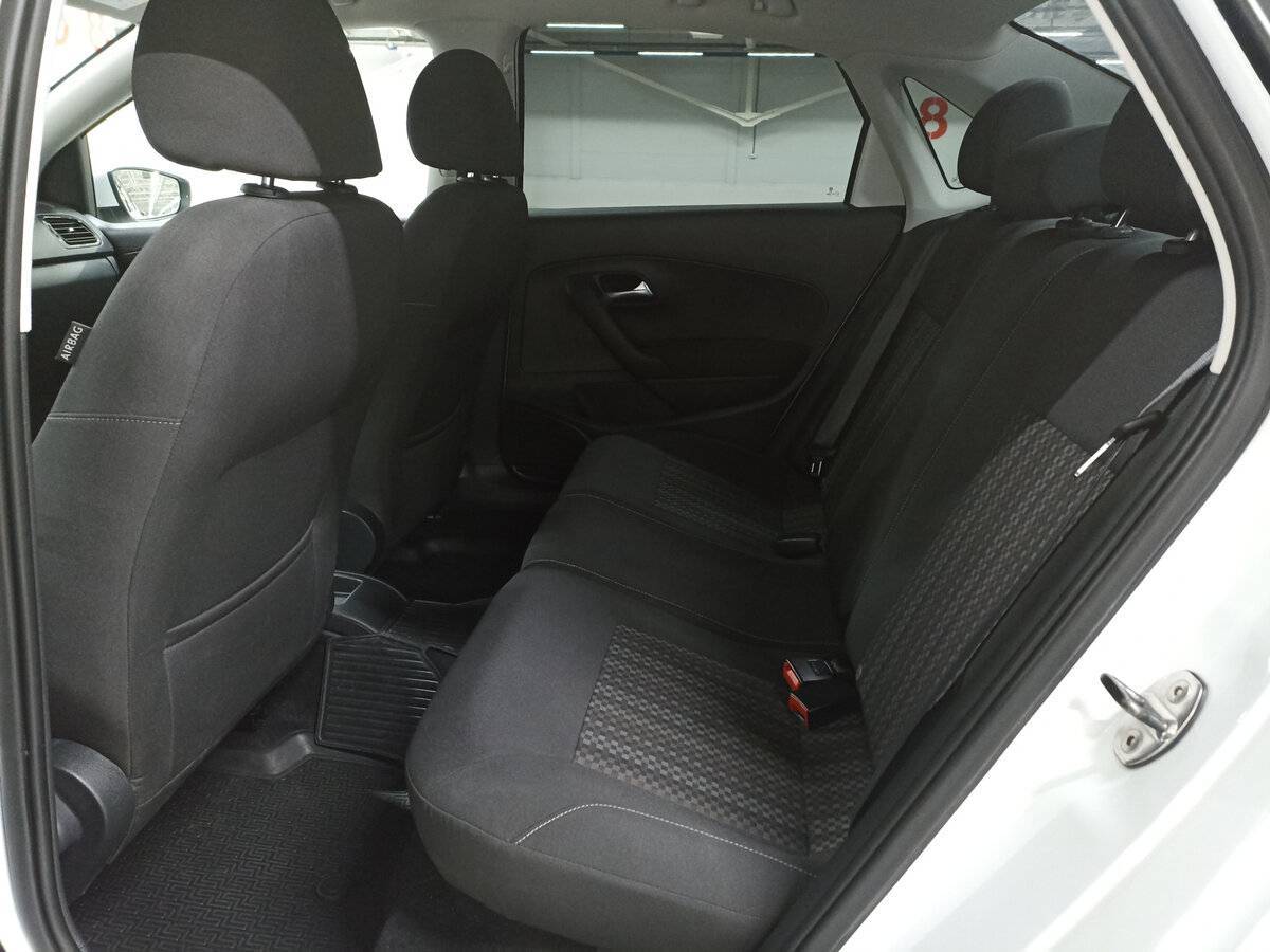 Купить Volkswagen Polo с пробегом. Фото: #11