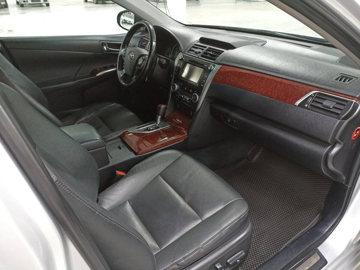 Купить Toyota Camry с пробегом. Фото: #10