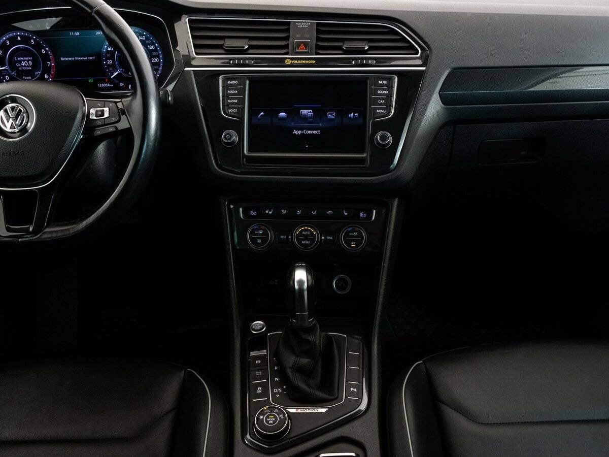 Купить Volkswagen Tiguan с пробегом. Фото: #11