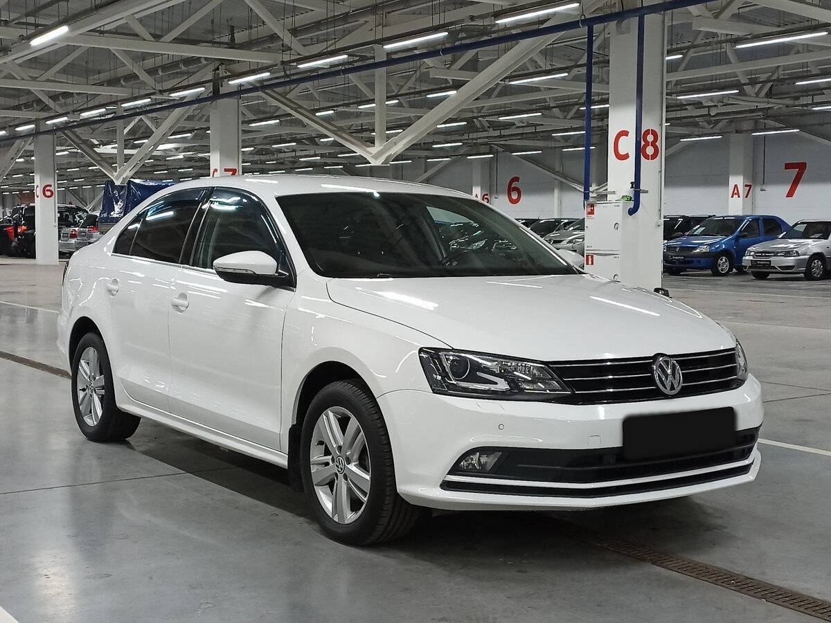 Купить Volkswagen Jetta с пробегом. Фото: #2