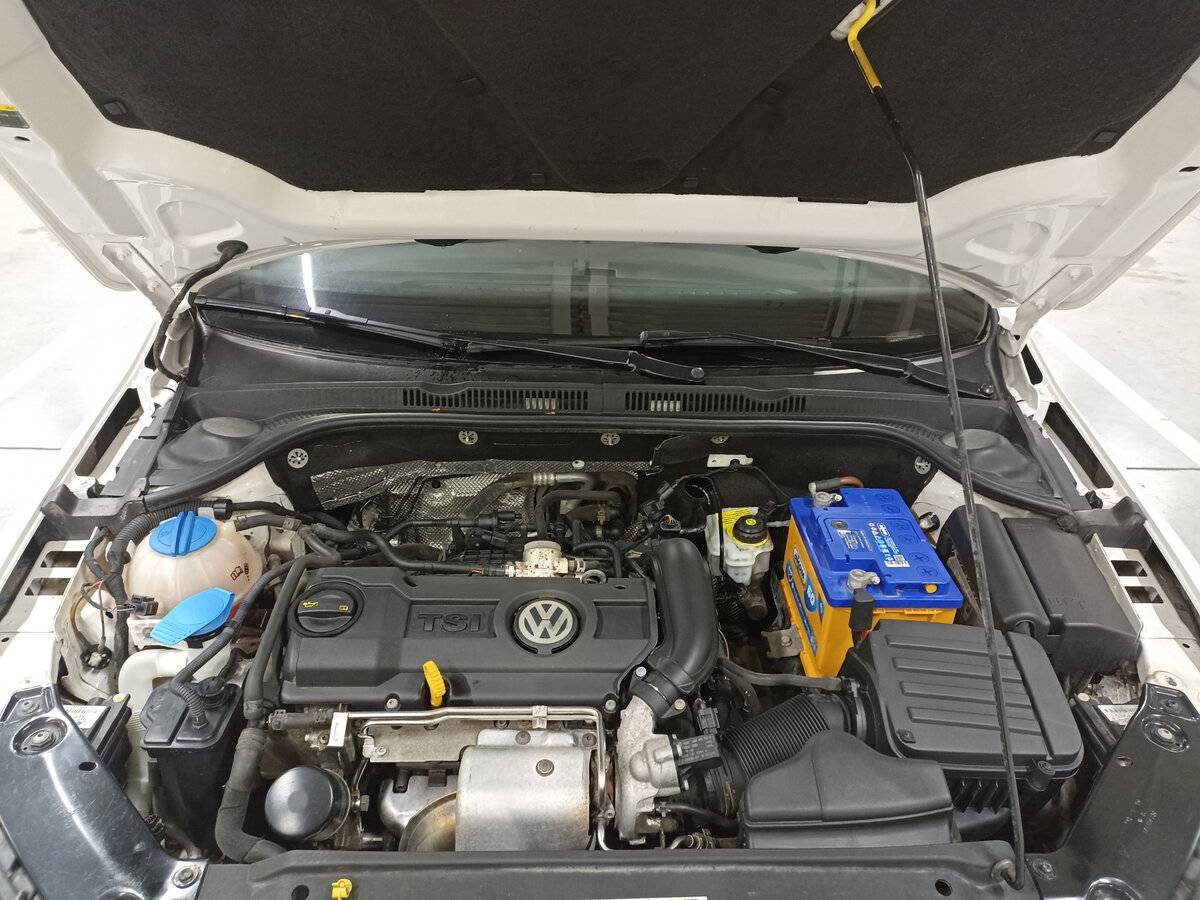 Купить Volkswagen Jetta с пробегом. Фото: #8