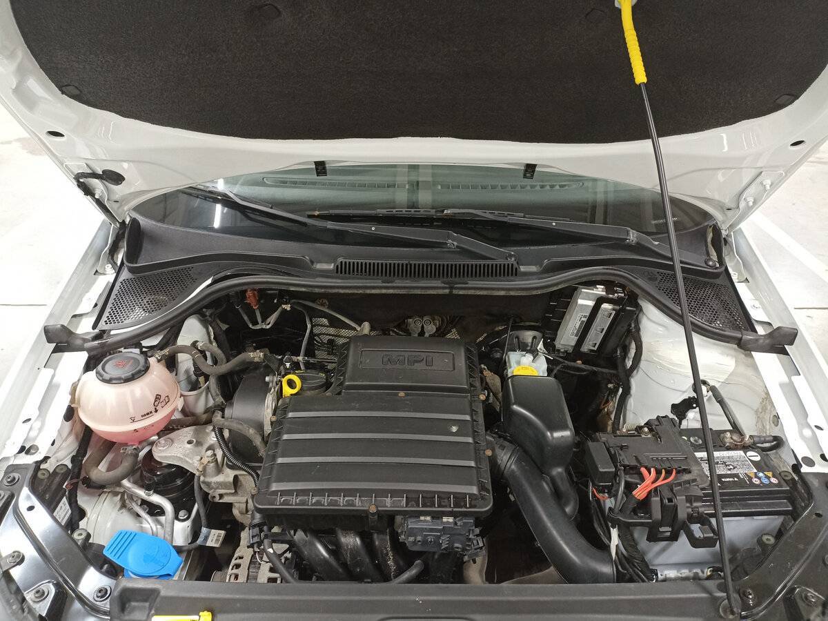 Купить Volkswagen Polo с пробегом. Фото: #8