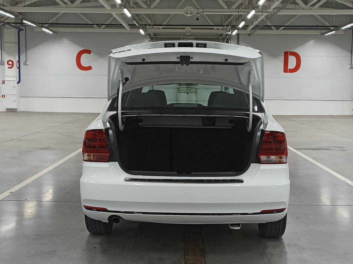 Купить Volkswagen Polo с пробегом. Фото: #9