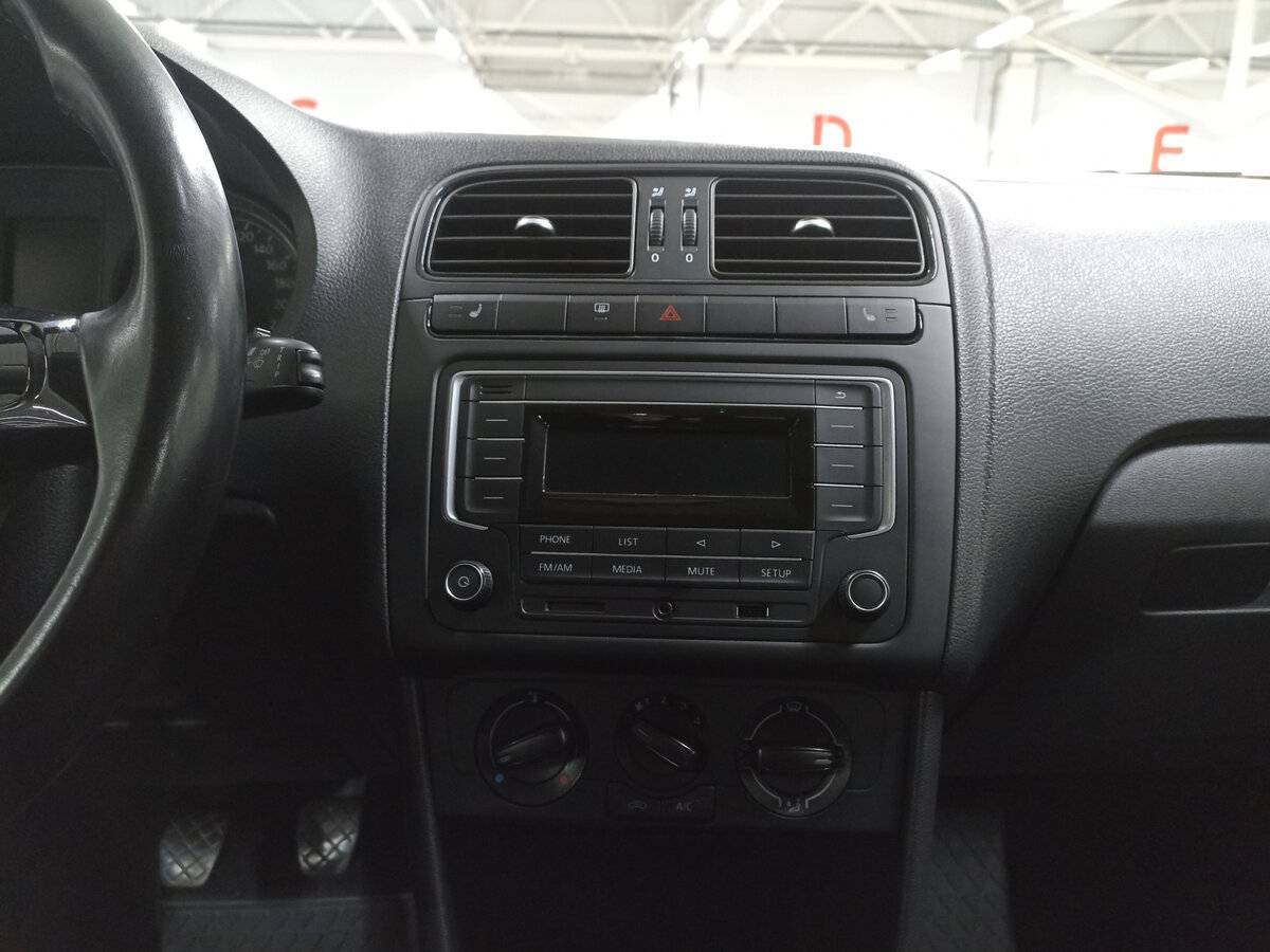 Купить Volkswagen Polo с пробегом. Фото: #14