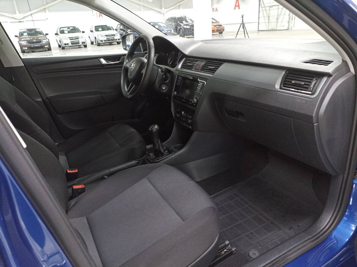 Купить Skoda Rapid с пробегом. Фото: #10