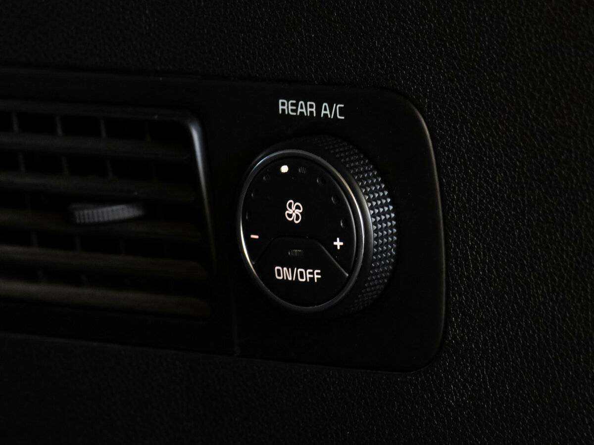 Купить Kia Sorento с пробегом. Фото: #17